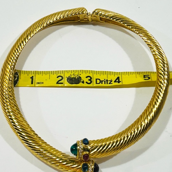 GIVENCHY Vintage Cabochon Goldtone Statement Necklace - Picture 10 of 11